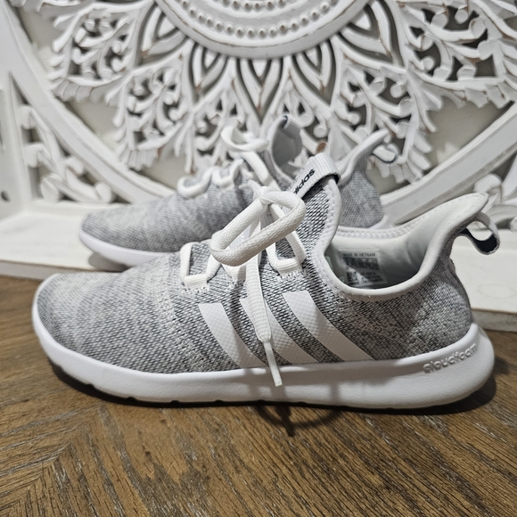 Adidas Cloudfoam Knit Gray and White Sneaker Athletic Womens 8 - Picture 3 of 8